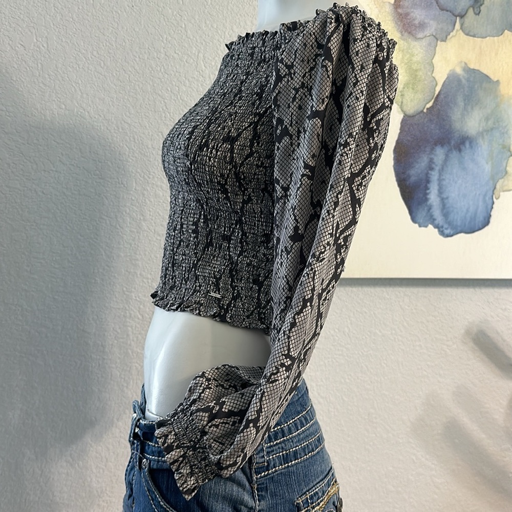 GUESS off the shoulder cropped top